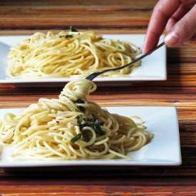 Spaghetti with Light Creamy Lemon Sauce