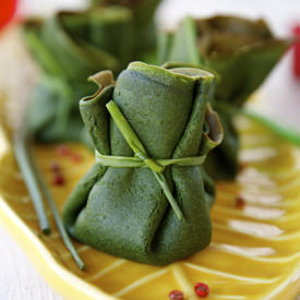 Spinach Crepe Pouches With Salmon &