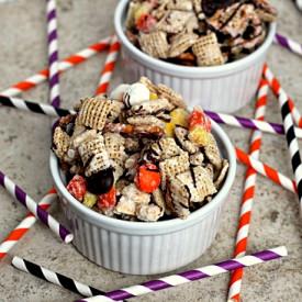 Sweet Candy Corn Snack Mix