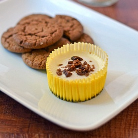 Mini Lemon Greek Yogurt Cheesecakes