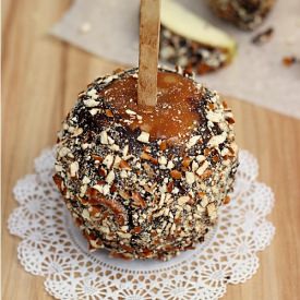 Chocolate Pretzel Caramel Apples