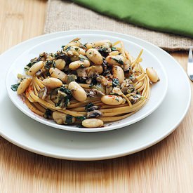 White Beans, Mushroom & Kale Pasta