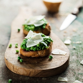 Crostini With Peas, Mint & Parmesan