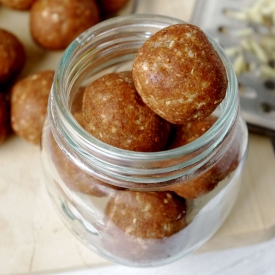 Spiced Ginger Pear Energy Bites