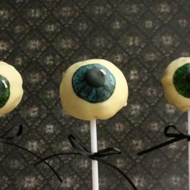 Eyeball Cake Pops