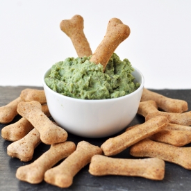 Kale and Cauli Dip and Crackers