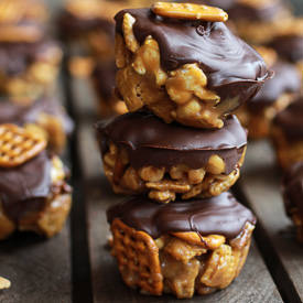 SNickerdoodle Chocolate Chex Mix