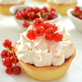 Mini Redcurrant Meringue Pies