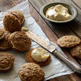 Oatmeal Cream Pies with Rum-Raisin