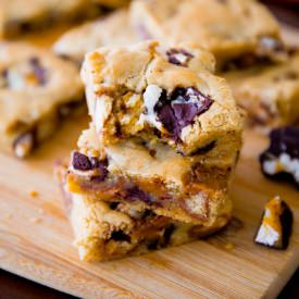 Candy Bar Blondies