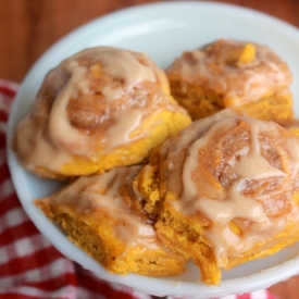 Pumpkin Spice Cinnamon Rolls