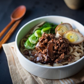 Taiwanese Braised Pork & Noodles