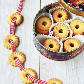 Vaniljekranse Danish Butter Cookies