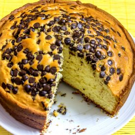 Tea Cake with Choco Chips Topping