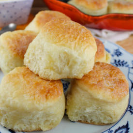 Buttermilk-Ricotta Skillet Rolls