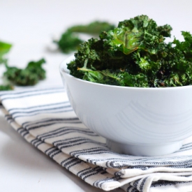 Cheesy and Smoky Kale Chips