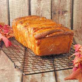 Caramel Apple Pull-Apart Bread