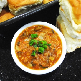 Pav Bhaji (Bun / Mashed Vegetable)