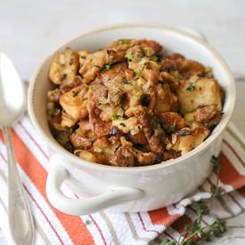 Slow Cooker Thanksgiving Stuffing