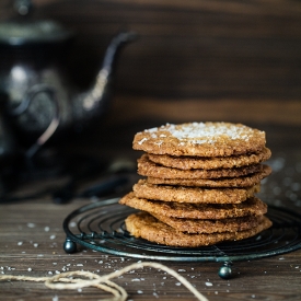 Thin And Crispy Coconut Cookies