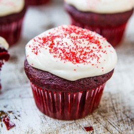 Red Velvet Cupcakes with Frosting