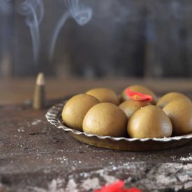 Bajra & Paneer Ladoo