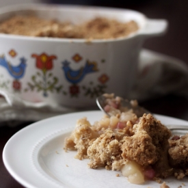 Warm Fruit Crumble