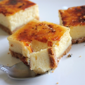 Crème Brûlée Cheesecake Bars