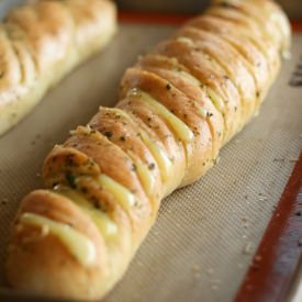 Hasselback Garlic Cheesy Bread