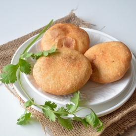 Spiced Onion Fritters/Onion Kachori