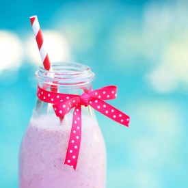 Strawberry Oat Almond Smoothie