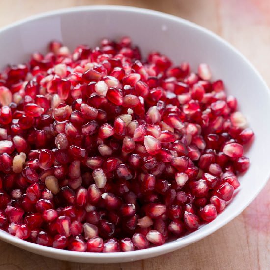 How to Seed and Juice Pomegranates