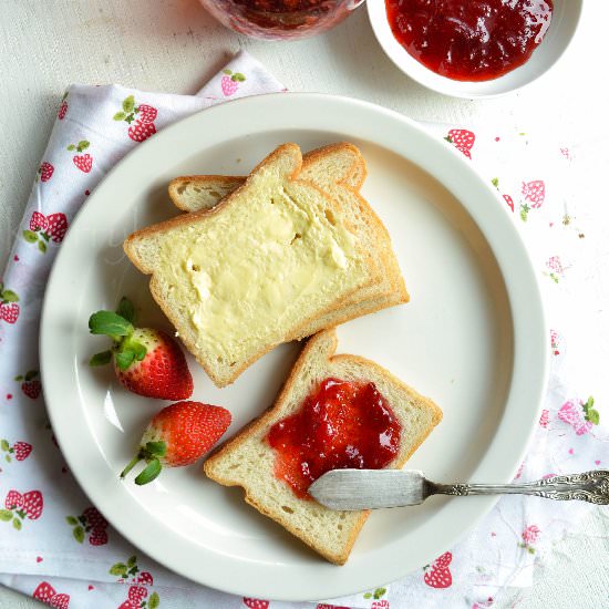 Easy Vanilla Strawberry Jam