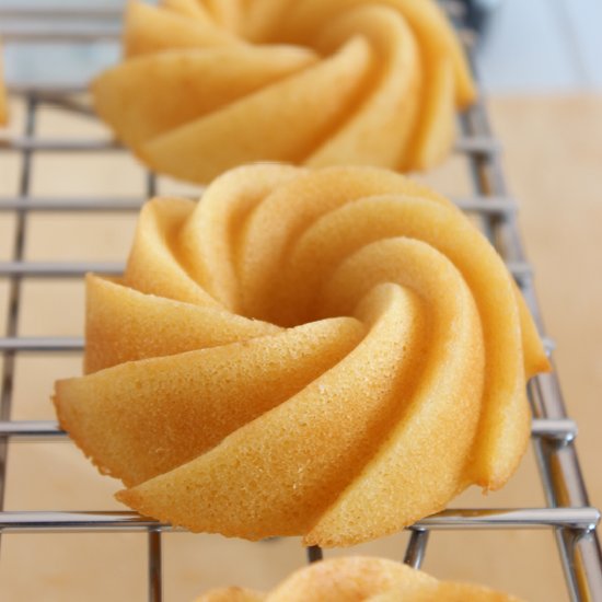 Mini Bundt Cakes de Naranja y Cava