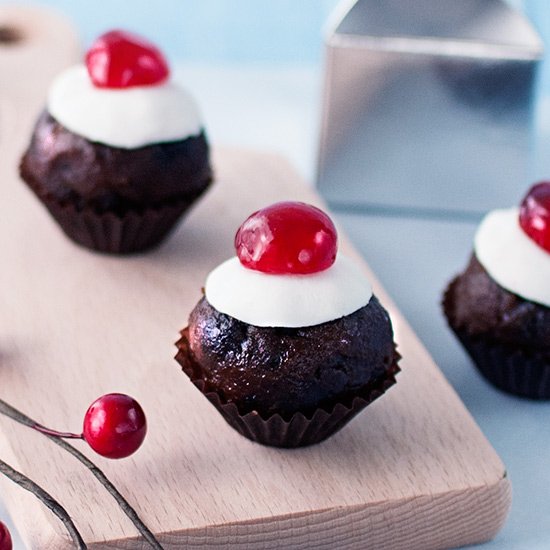 Mini Christmas Cake Balls