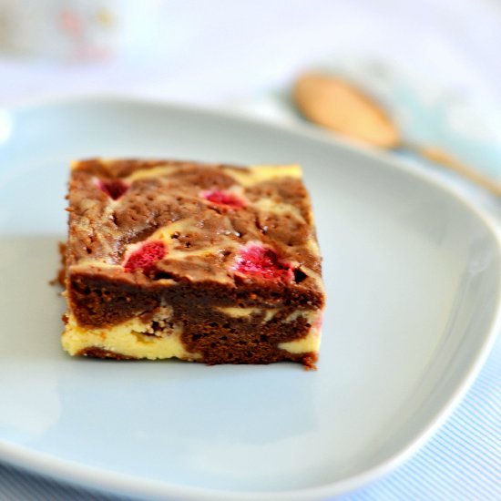 Raspberry Brownie Cheesecake