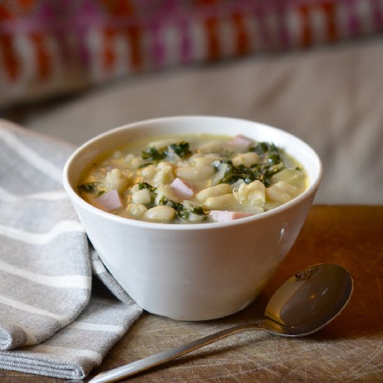 White Bean, Kale and Ham Soup