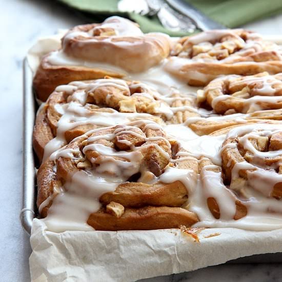 Gingerbread Cinnamon Rolls