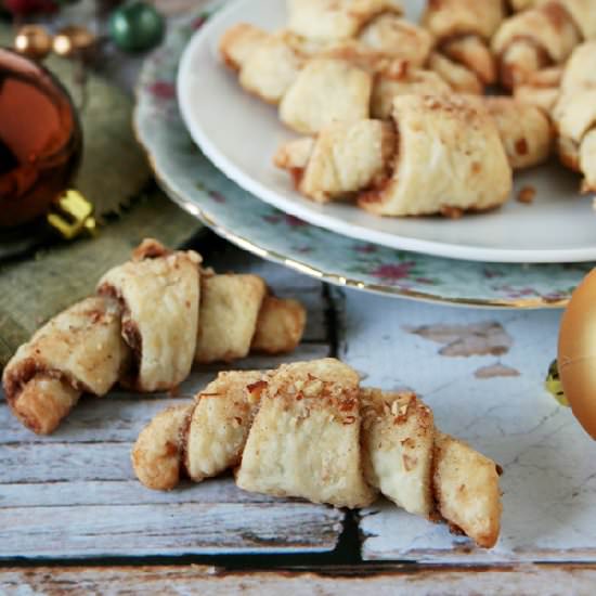 Cinnamon Pecan Rugalach Cookies