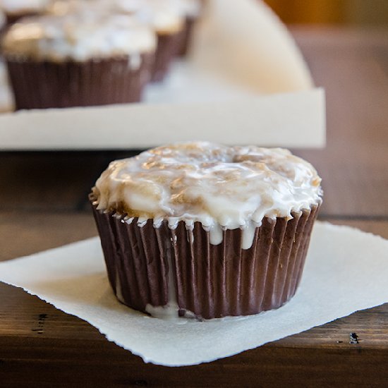 Glazed Cinnamon Roll Cupcakes