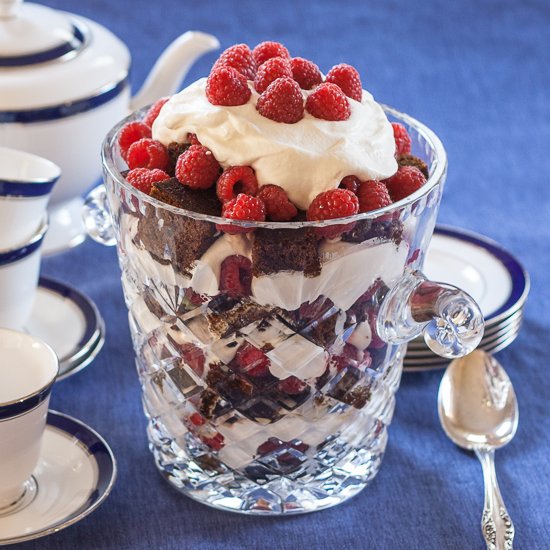 Gingerbread-Raspberry Trifle