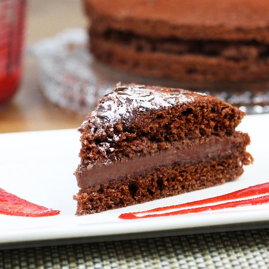 Chocolate cake with ganache