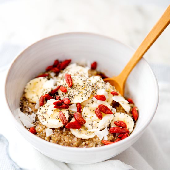 Superfood Quinoa Breakfast Bowl