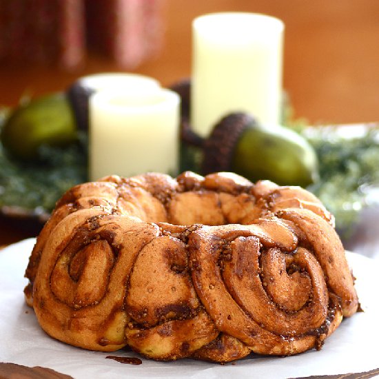 Cinnamon Roll Bundt Cake