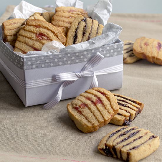 Gingerbread Cookies with Jam