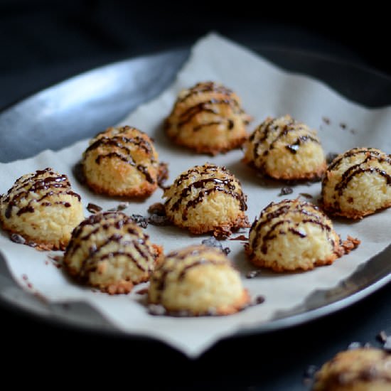 Chewy Coconut Macaroons!