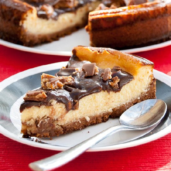 Snickers Bar Chunks Cheesecake