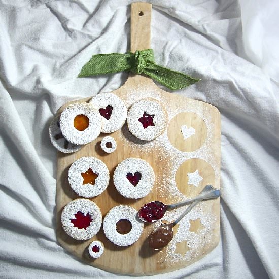 Linzer Cookies