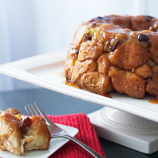 Caramel Apple Pull-Apart Bread