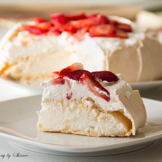 Classic Pavlova